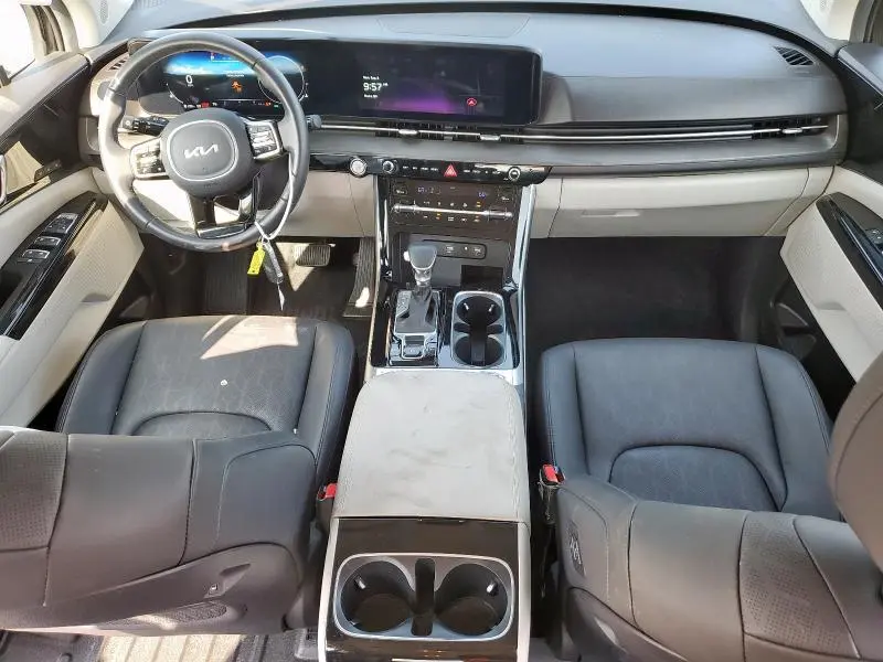 2023 KIA CARNIVAL SX  