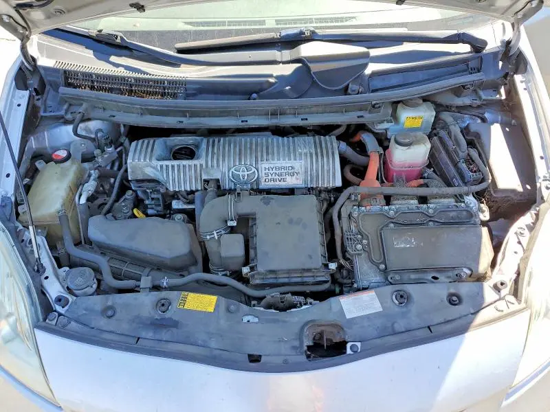 2015 TOYOTA PRIUS THREE  