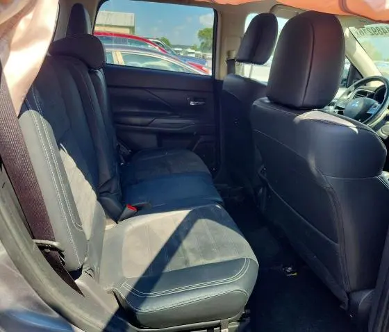 2019 MITSUBISHI OUTLANDER SE  