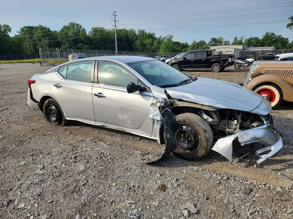 2024 NISSAN ALTIMA S  