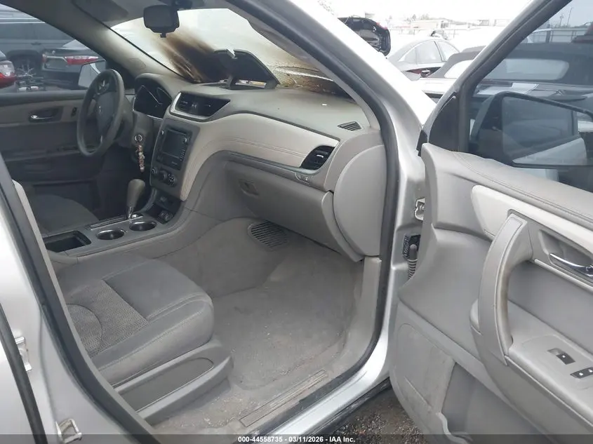 2017 CHEVROLET TRAVERSE LS