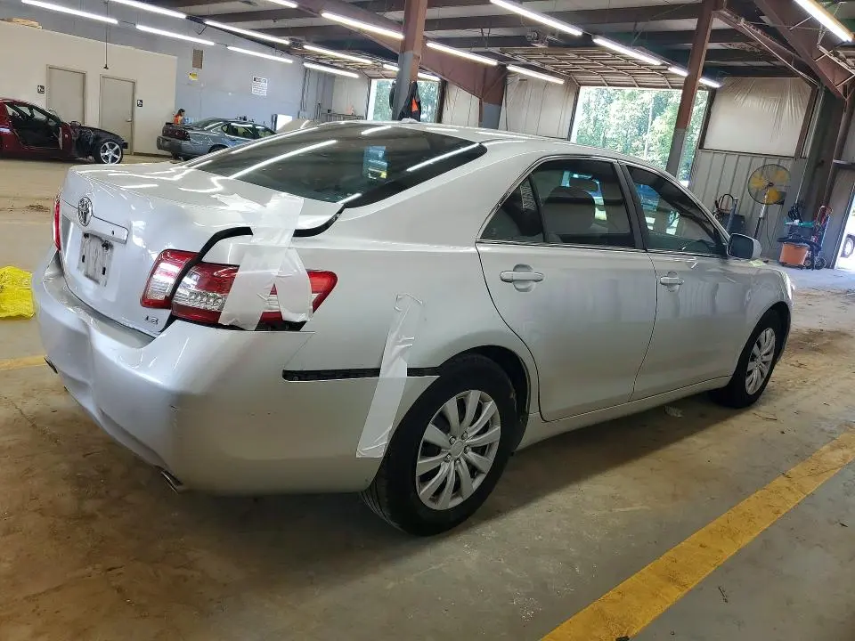 2010 TOYOTA CAMRY LE V6  