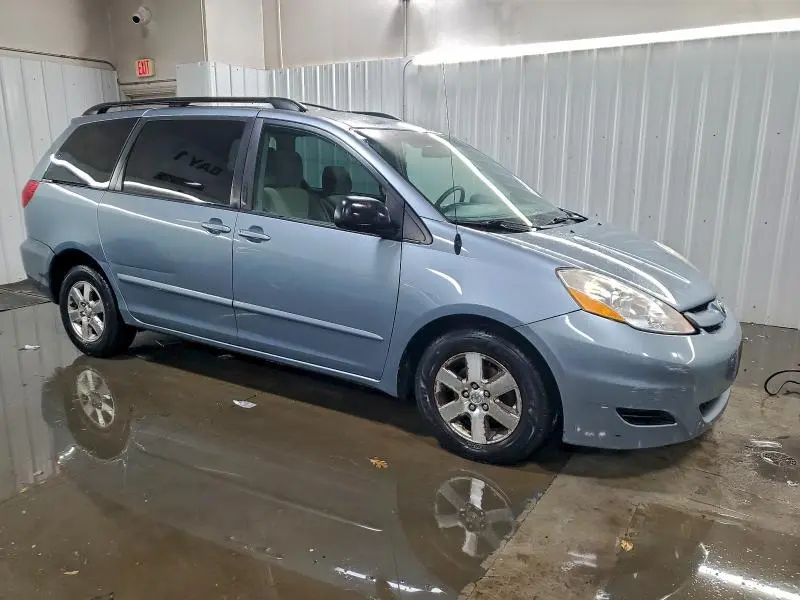 2010 TOYOTA SIENNA CE  