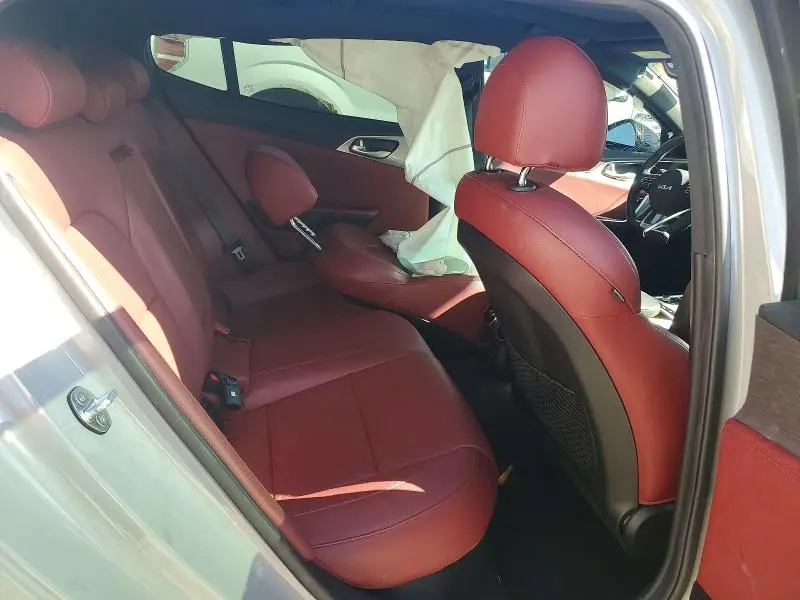 2022 KIA STINGER GT1  