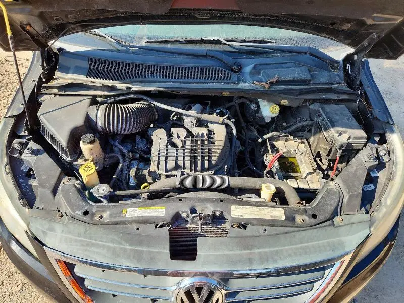 2011 VOLKSWAGEN ROUTAN SE  
