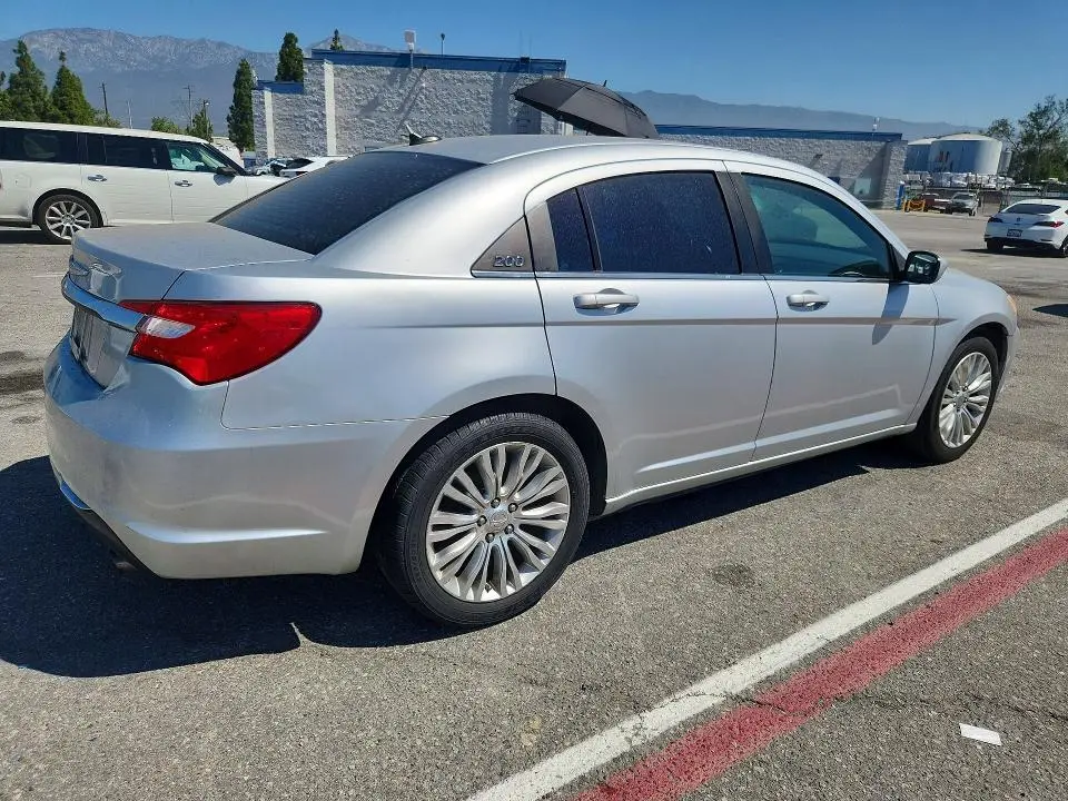 2012 CHRYSLER 200 LX  