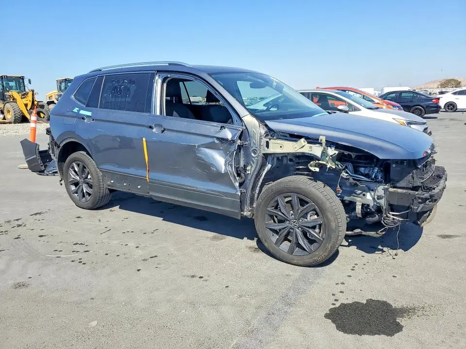 2024 VOLKSWAGEN TIGUAN SE  