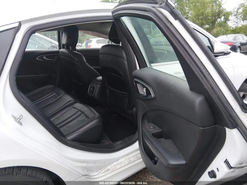 2015 CHRYSLER 200 C