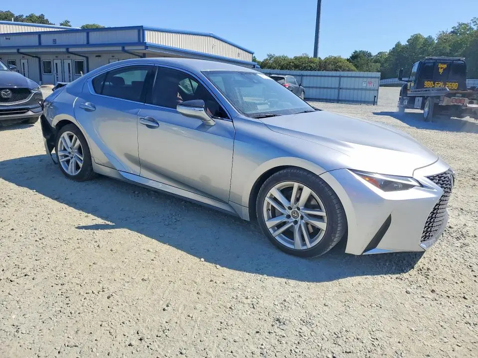 2021 LEXUS IS 300  