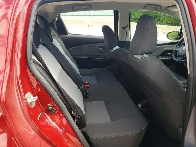 2018 TOYOTA YARIS 5-DOOR LE  