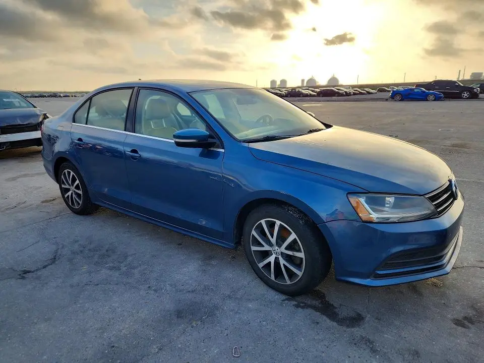 2017 VOLKSWAGEN JETTA SE  