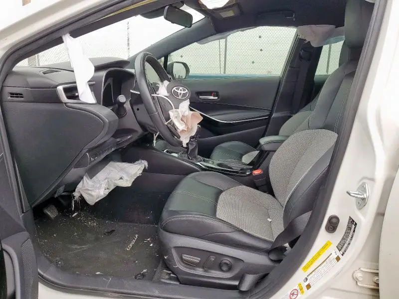 2019 TOYOTA COROLLA SE  