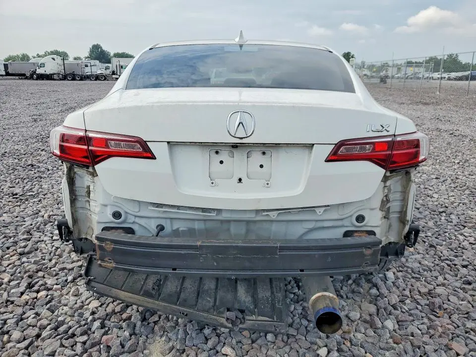 2018 ACURA ILX PREMIUM/TECHNOLOGY  