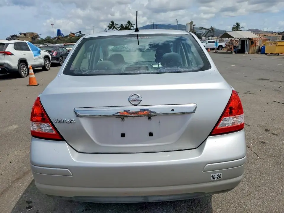 2010 NISSAN VERSA 1.8 S  