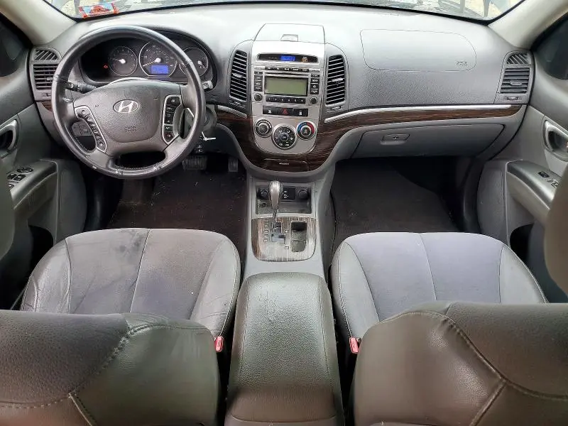 2010 HYUNDAI SANTA FE SE  