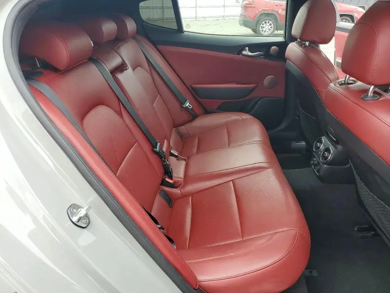 2021 KIA STINGER GT-LINE  