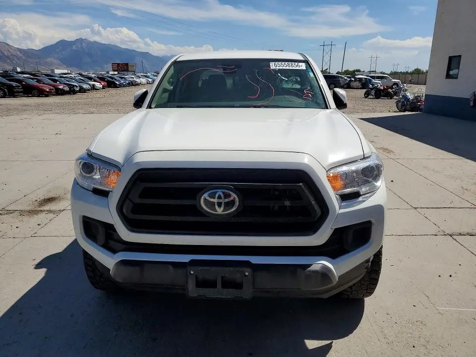 2022 TOYOTA TACOMA SR V6  