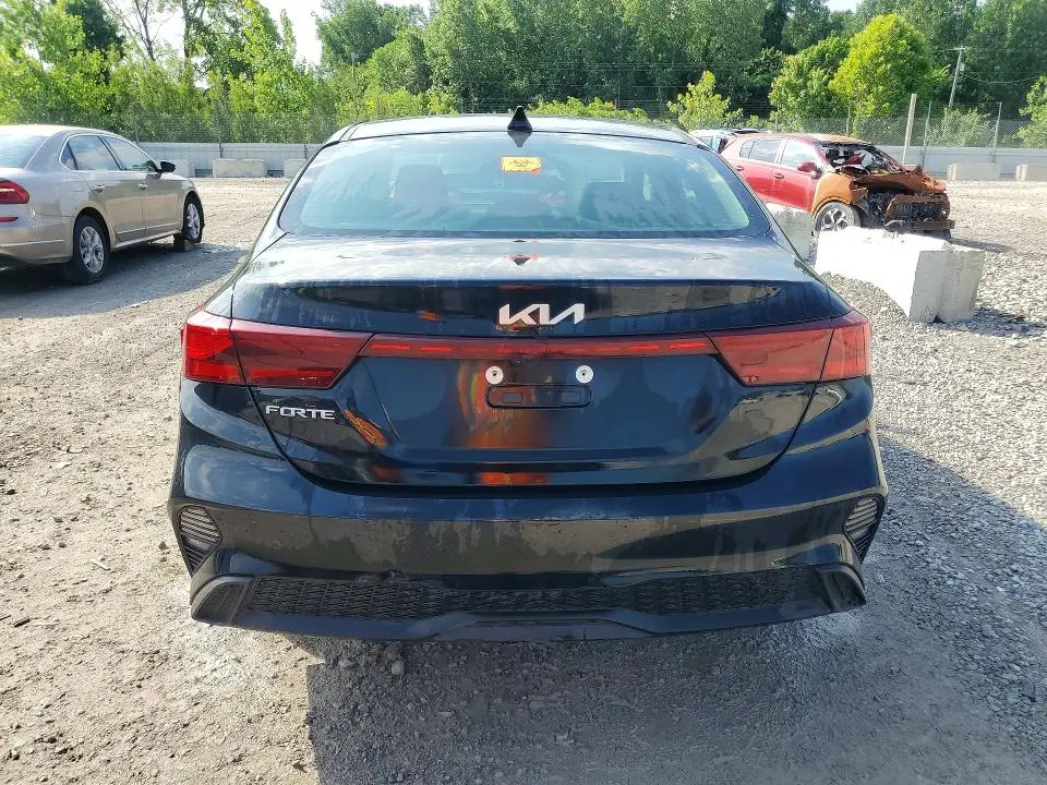 2024 KIA FORTE LXS  