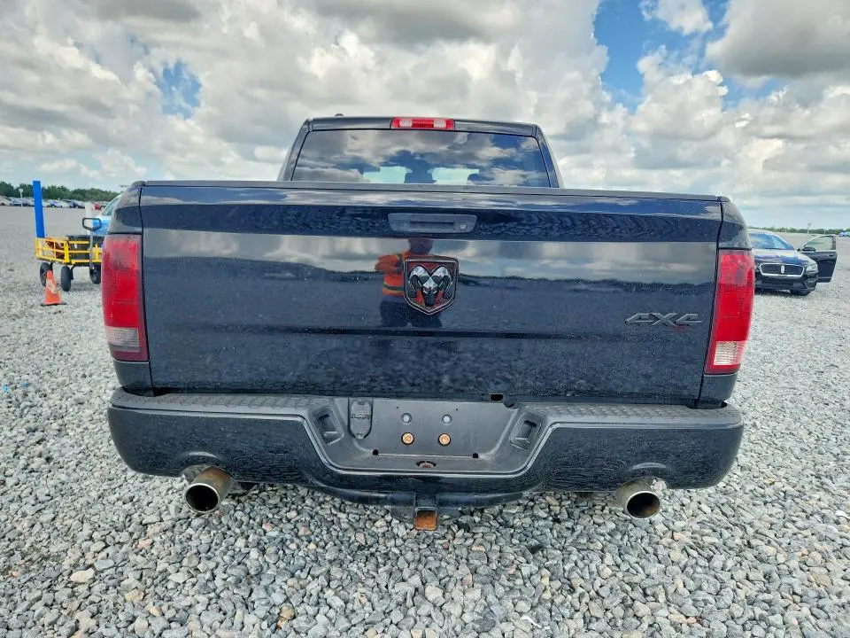 2014 RAM 1500 ST  