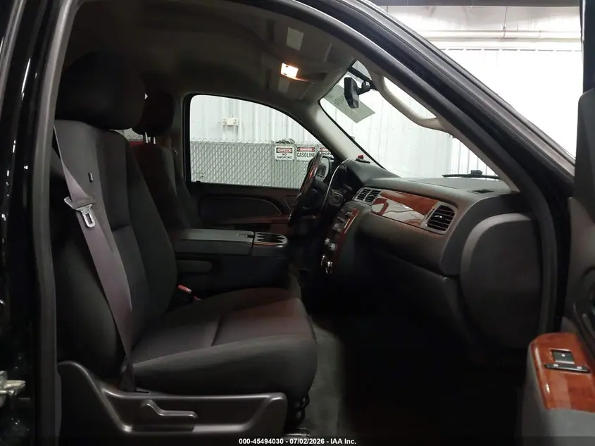 2013 CHEVROLET AVALANCHE LS