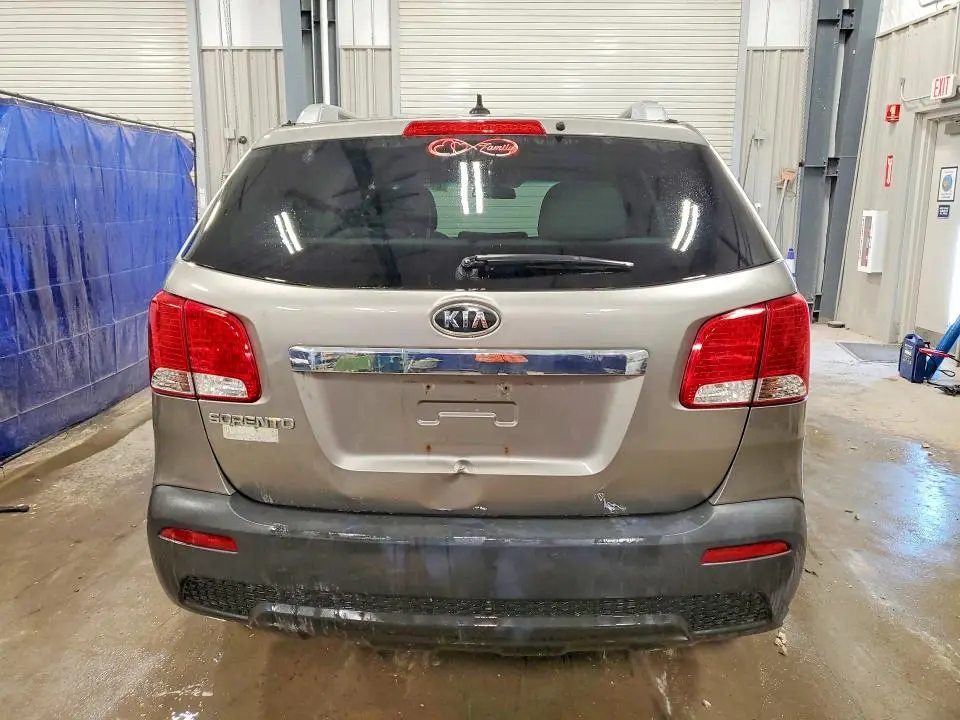 2011 KIA SORENTO LX  