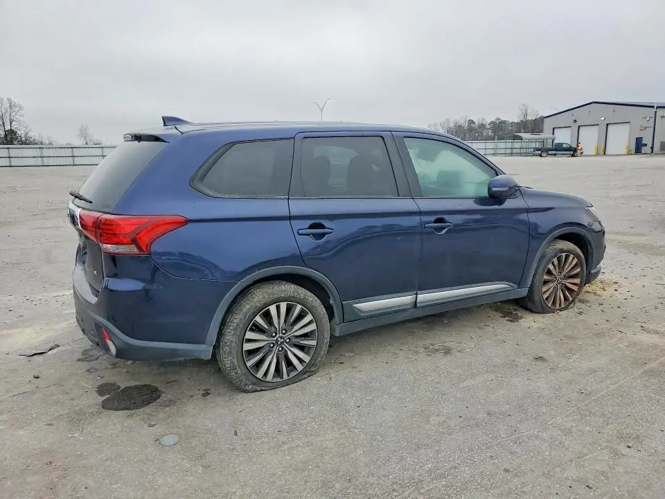 2020 MITSUBISHI OUTLANDER SE  