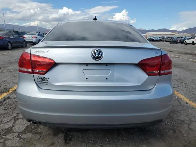 2013 VOLKSWAGEN PASSAT SE  