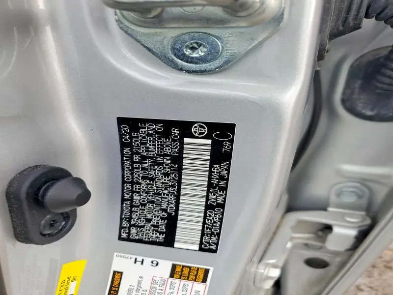 2020 TOYOTA PRIUS XLE  