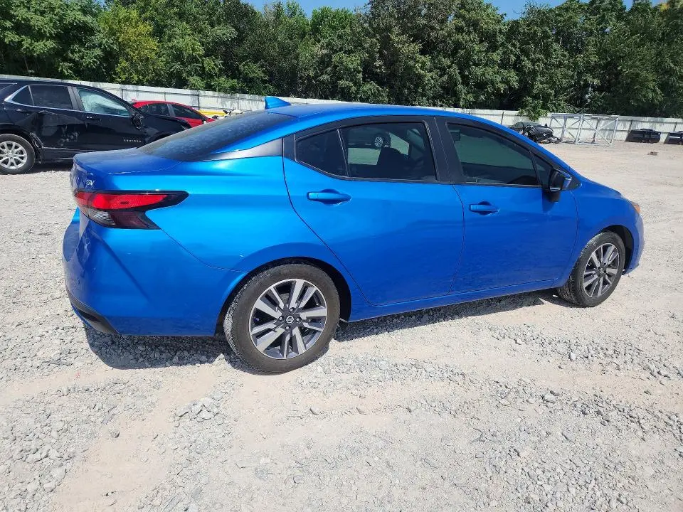 2020 NISSAN VERSA SV  