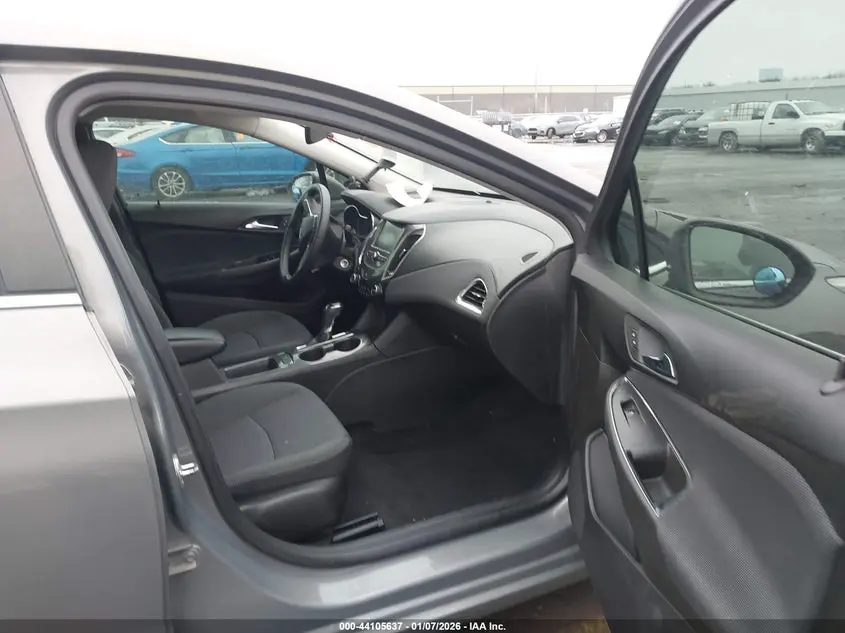 2018 CHEVROLET CRUZE LT AUTO