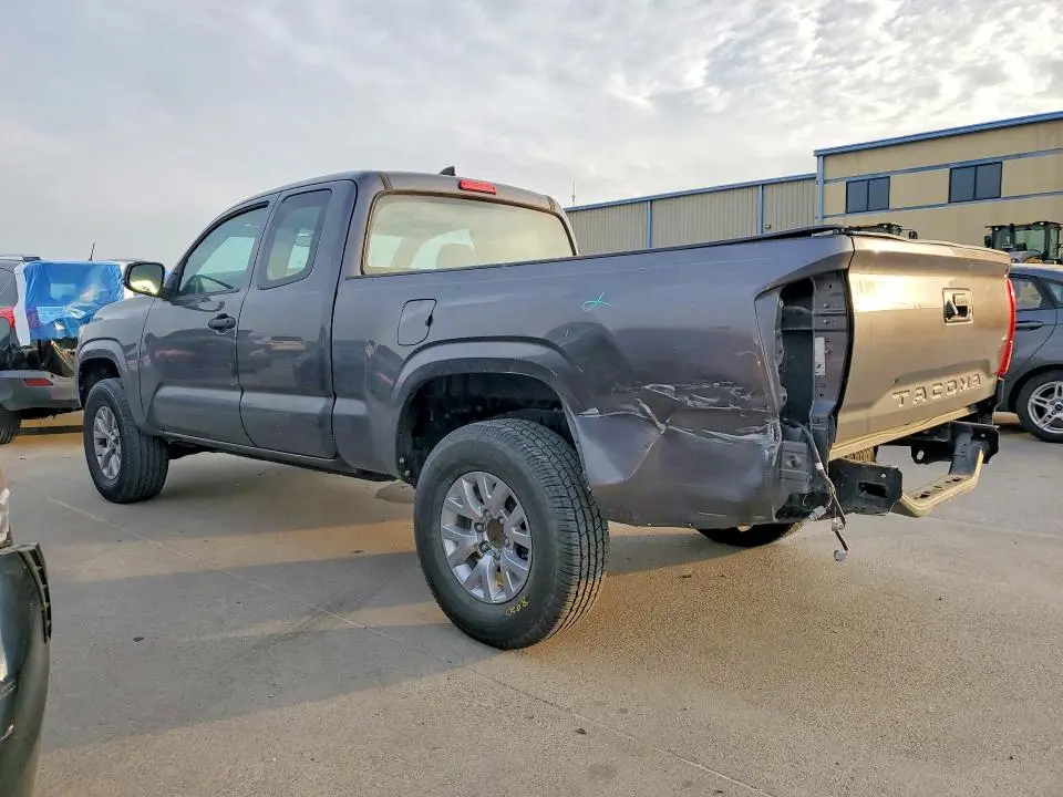 2016 TOYOTA TACOMA SR  