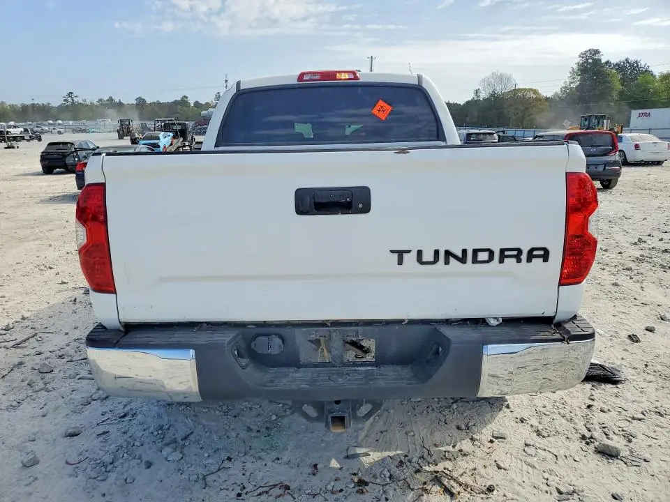 2018 TOYOTA TUNDRA SR5  