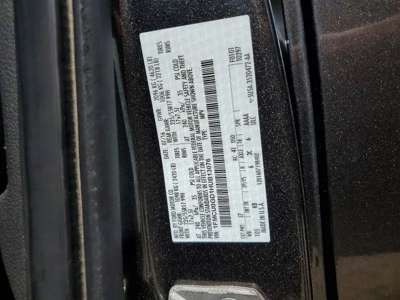 2017 FORD ESCAPE SE  