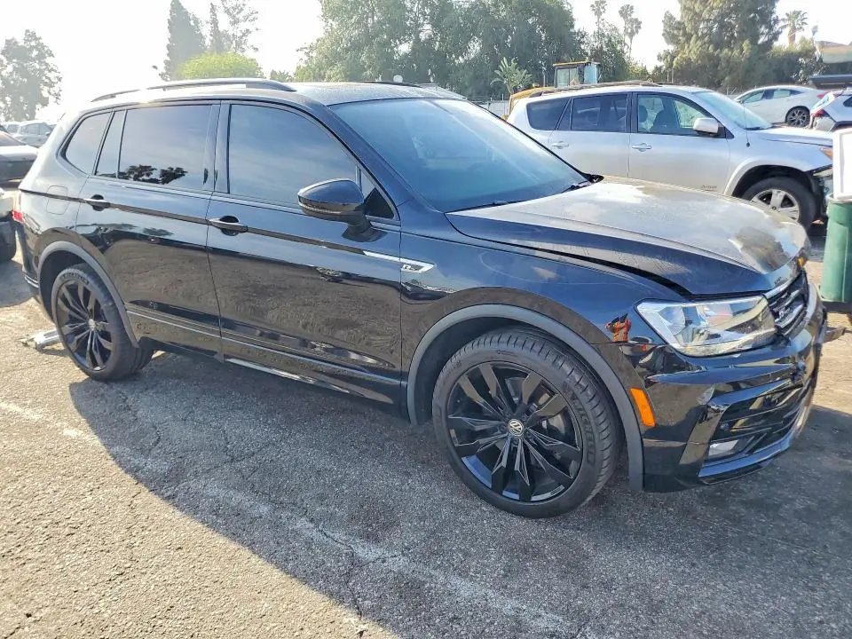 2021 VOLKSWAGEN TIGUAN SE  