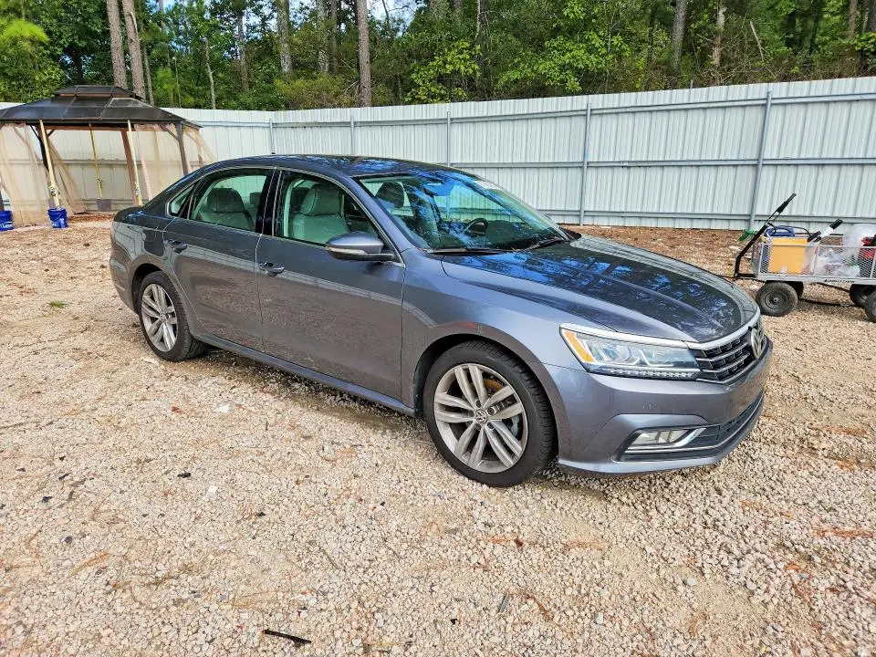 2018 VOLKSWAGEN PASSAT SE  