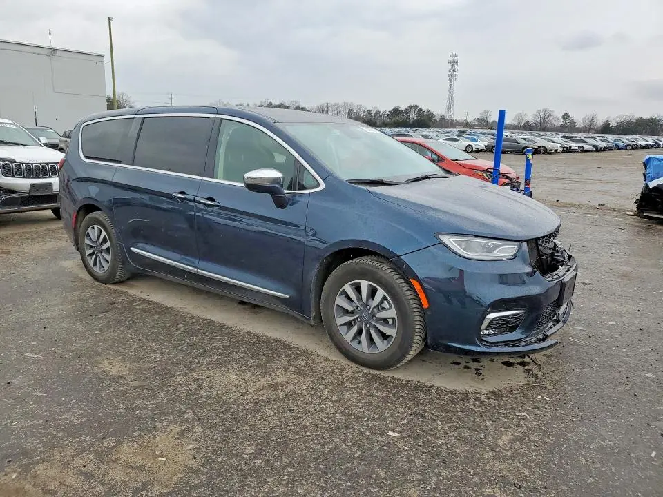 2022 CHRYSLER PACIFICA HYBRID LIMITED  