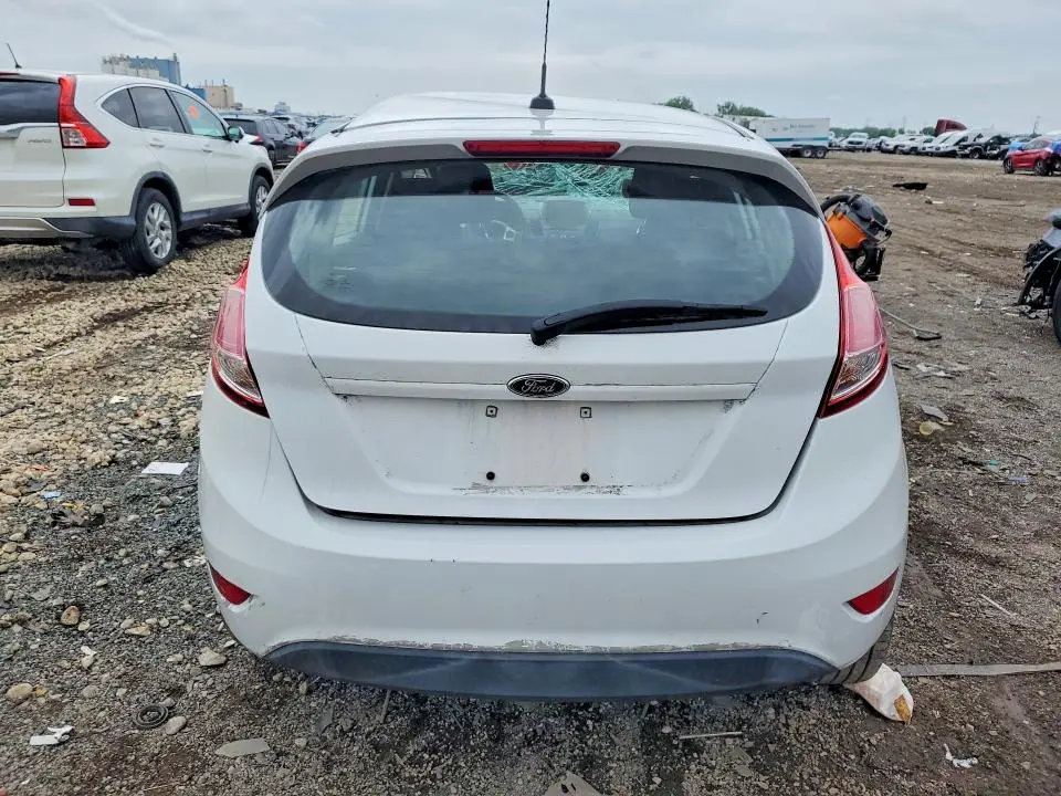 2017 FORD FIESTA SE  