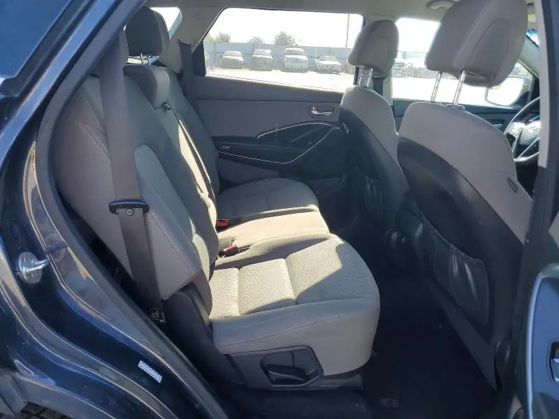 2017 HYUNDAI SANTA FE SE  