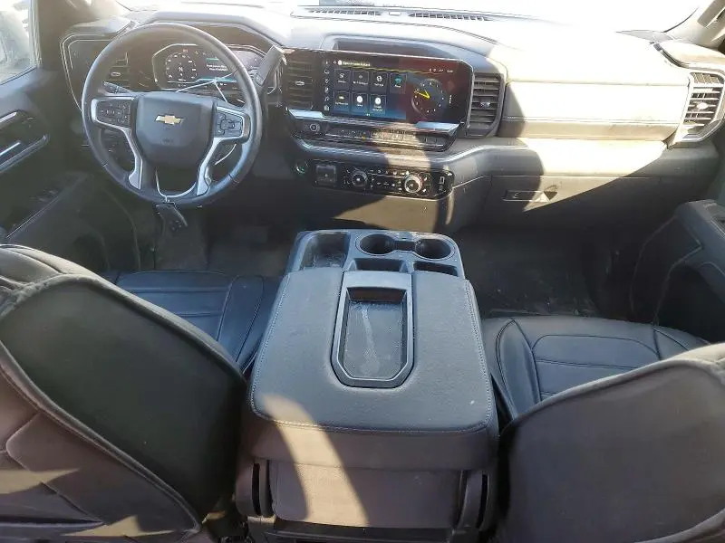 2025 CHEVROLET SILVERADO K1500 LT  