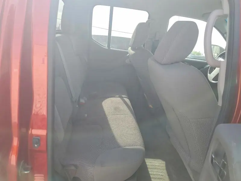 2015 NISSAN FRONTIER SV  