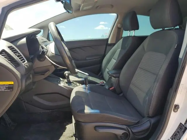 2017 KIA FORTE LX  