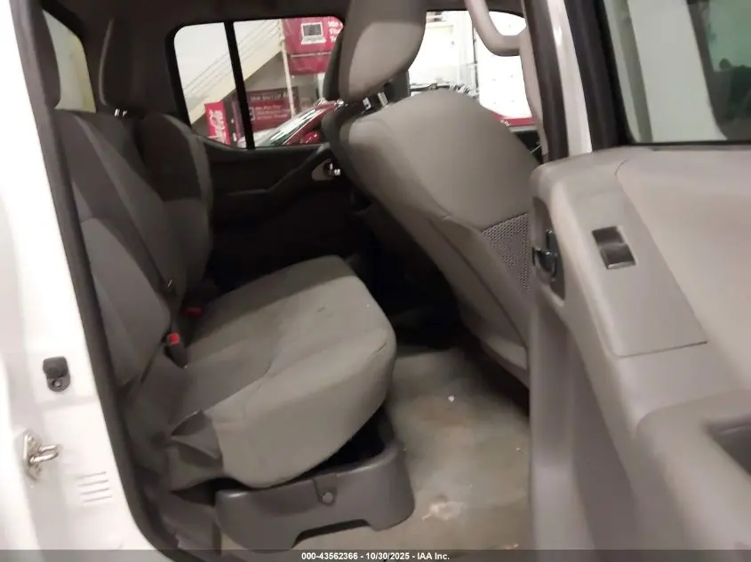 2018 NISSAN FRONTIER SV