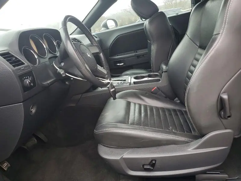2010 DODGE CHALLENGER SE  