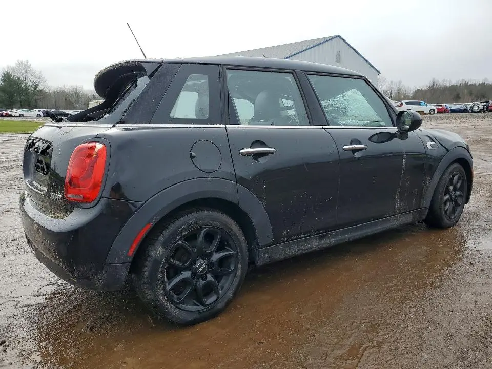 2017 MINI COOPER   