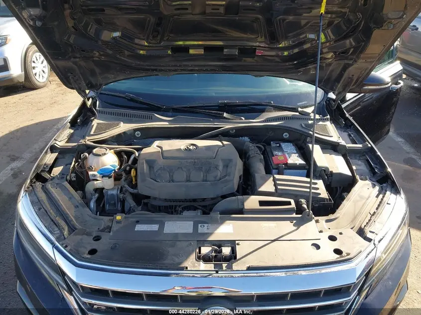 2020 VOLKSWAGEN PASSAT 2.0T R-LINE