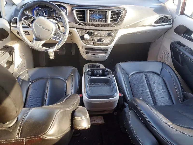 2020 CHRYSLER VOYAGER LXI  