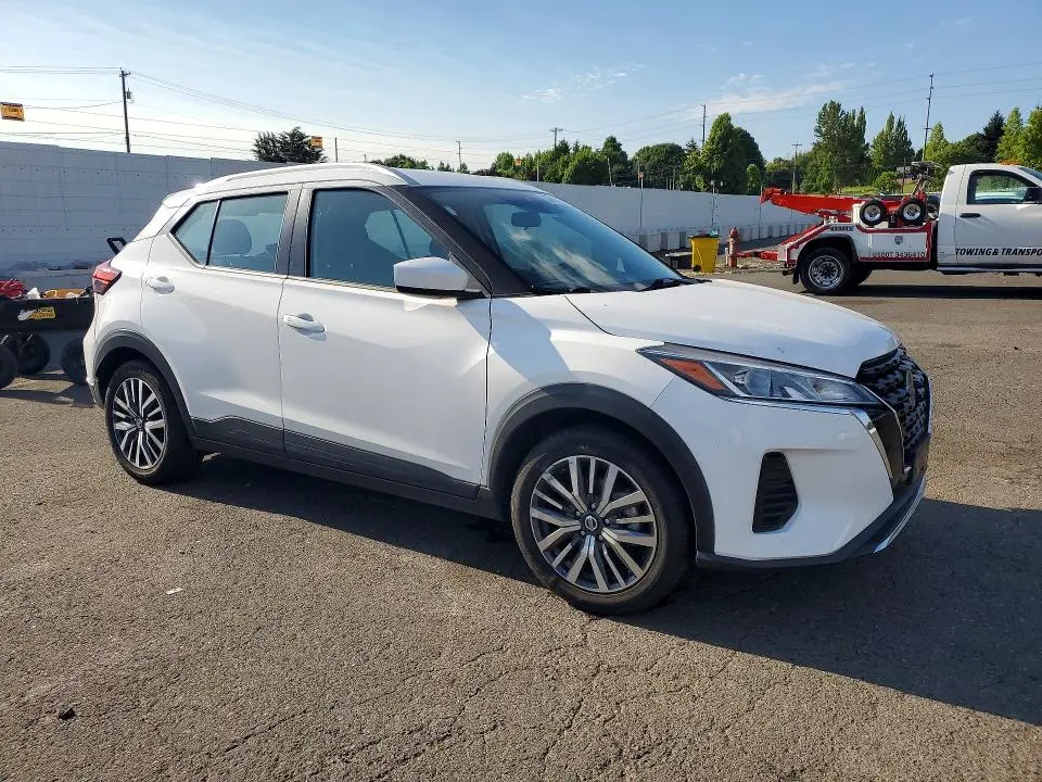 2021 NISSAN KICKS SV  