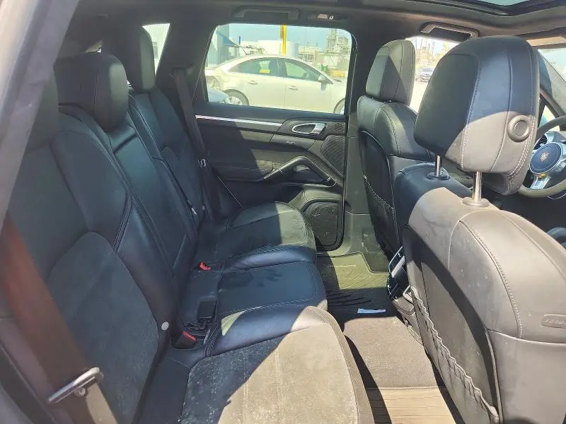 2014 PORSCHE CAYENNE   