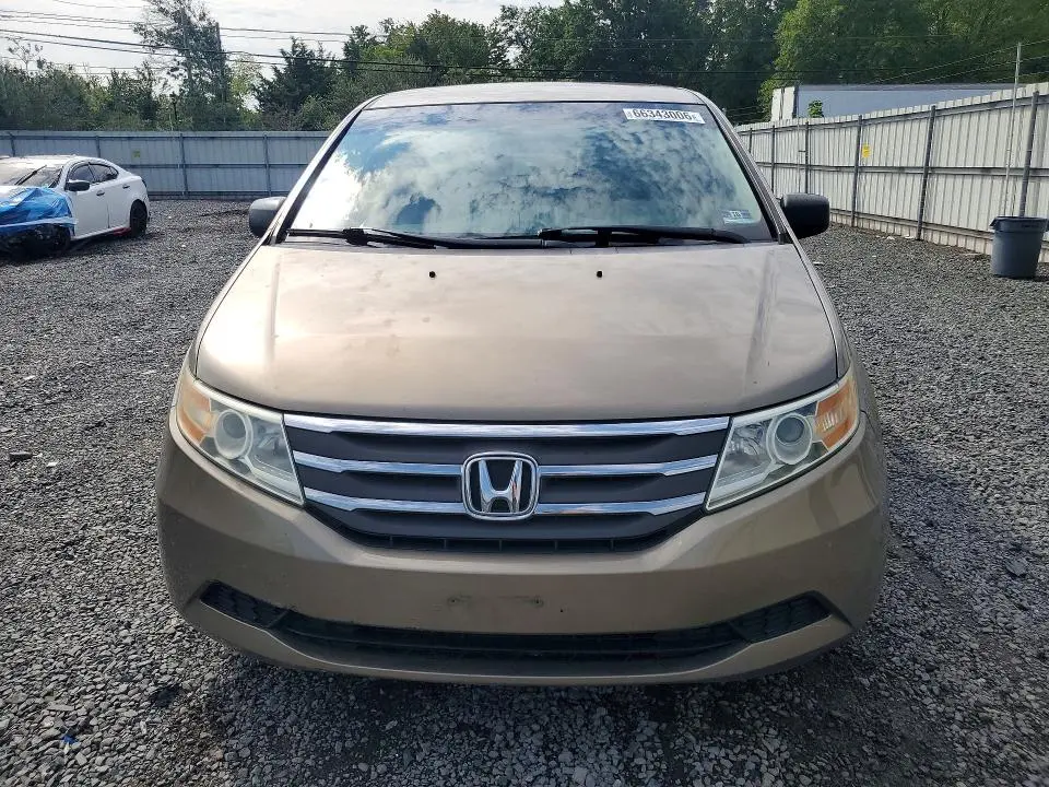 2011 HONDA ODYSSEY LX  