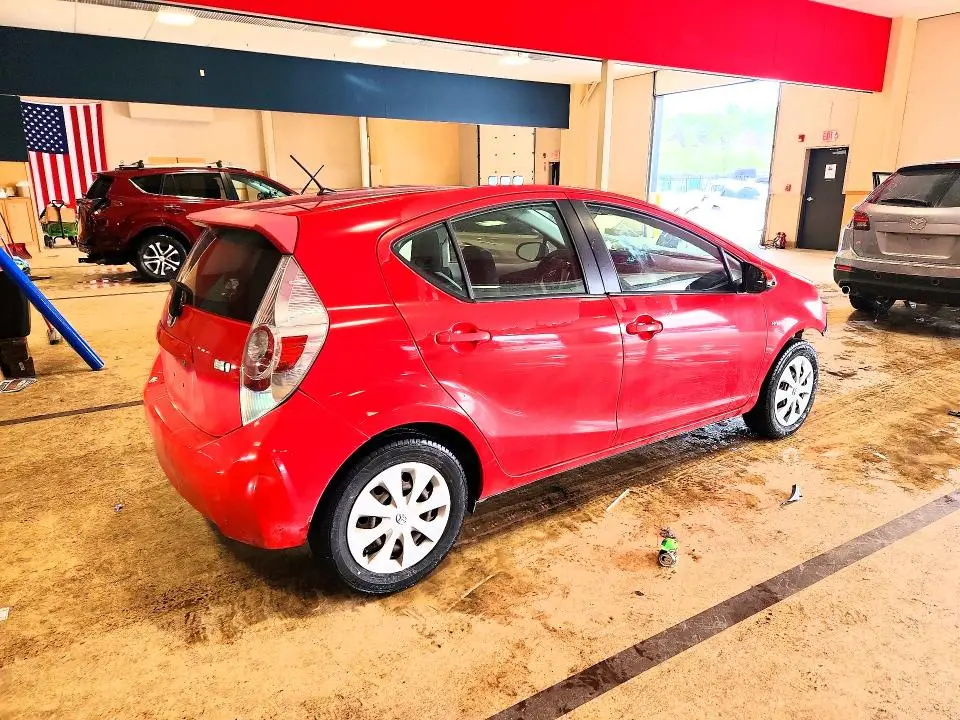2013 TOYOTA PRIUS C ONE  